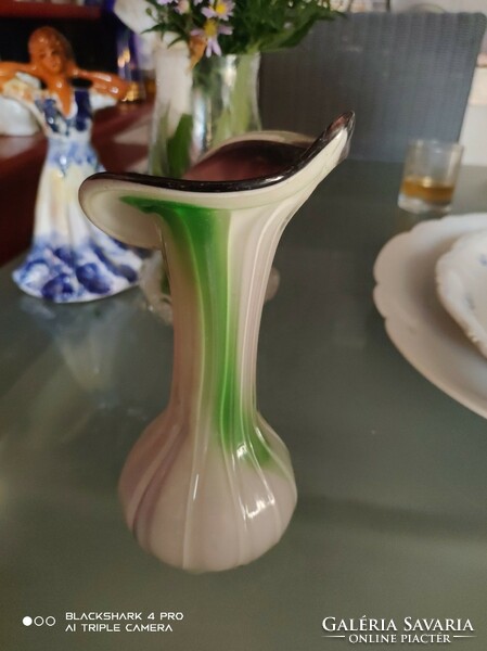 Gyönyörű színes üveg váza