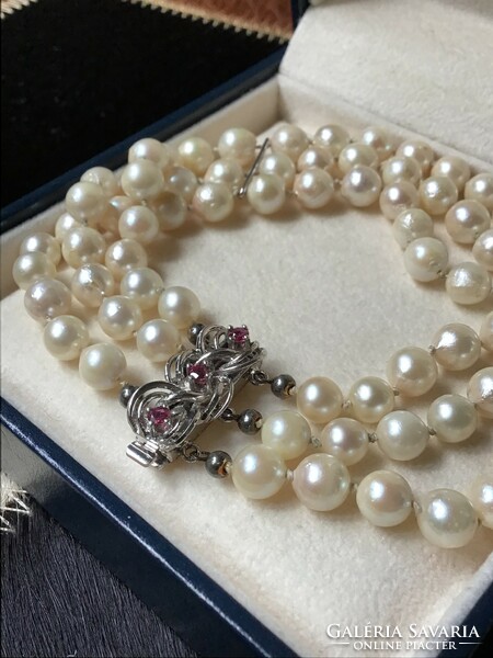 Old three-row genuine pearl bracelet with silver clasp and ruby stones