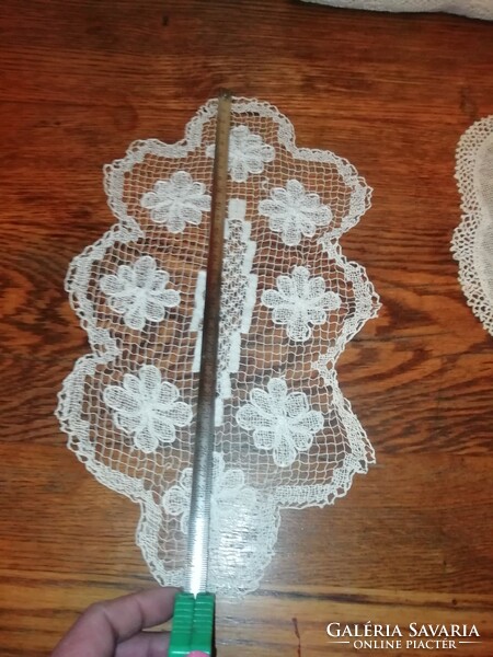 Antique tablecloth 20. It is in the condition shown in the pictures