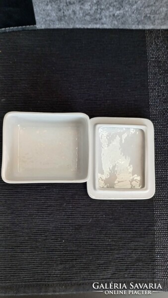Hollóházi ékszertartó porcelán dobozka, jelzett, 4 X 9 X 7,5 cm