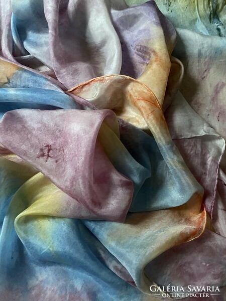 Luxurious, hand-painted pille light silk scarf with delicate colors 90*90 cm