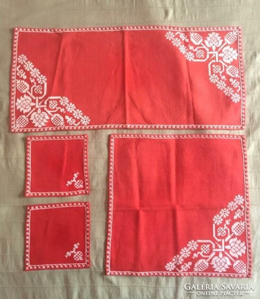 Hand-embroidered beautiful red tablecloth set