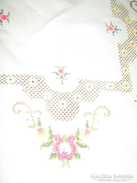 Beautiful rose tablecloth embroidered with small cross stitches