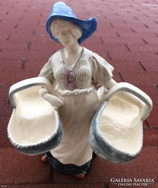 1800s - Huge Dutch lady with baskets - offering sweets