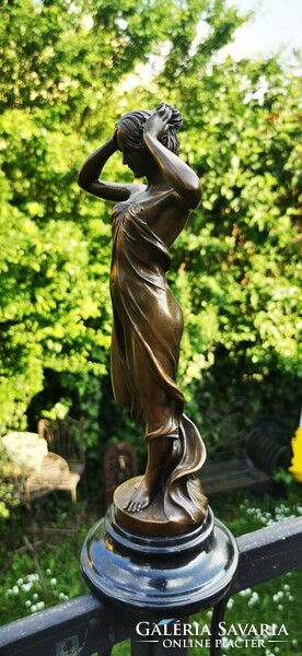 Nimfa, fiatal leány - bronz szobor műalkotás