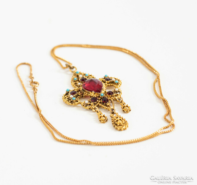 Firenzei liliom formájú aranyszínű medál láncon - vintag ékszer, nyakék, nyaklánc