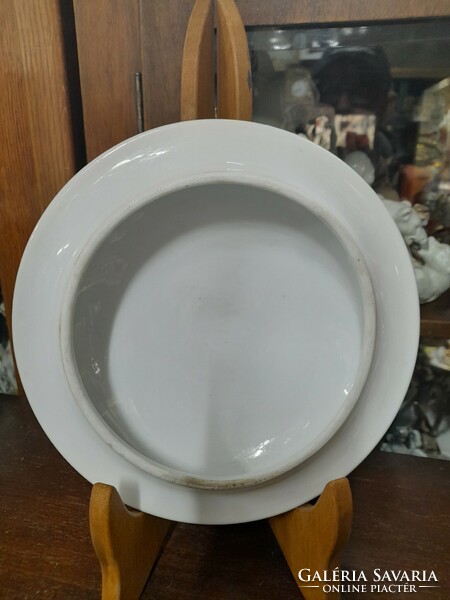 Soup bowl, gilded porcelain lid. 21 cm.
