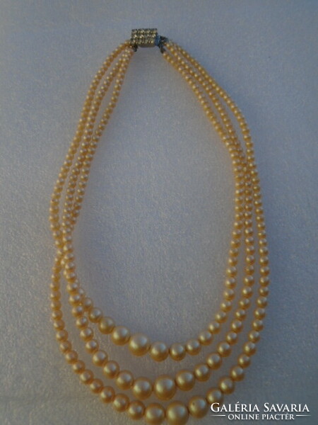Antique three-row pearl necklace from the 1950s and 1960s, perfect for an excellent gift, approx. 50 grams