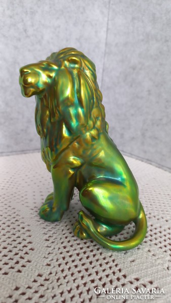 Zsolnay eozin lion, gold shield seal, flawless, 13.5 x 10 cm