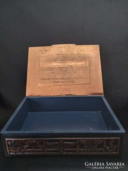 Armed service memorial box
