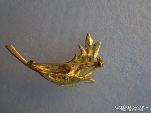 Old brooch in beautiful aesthetic condition, very showy jewelry gold-plated 6 cm