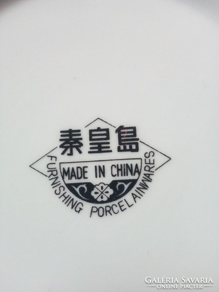 Áttört szélű kínai porcelán tálak