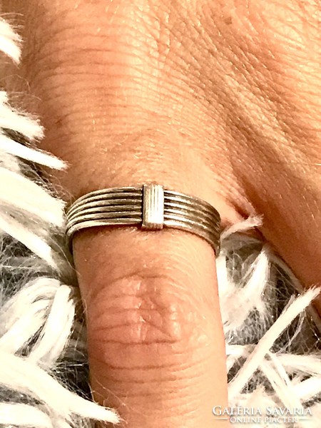 Archaic silver (925) ring, size 51, 2 grams, marked!!! Around Mom park, also post office after payment!