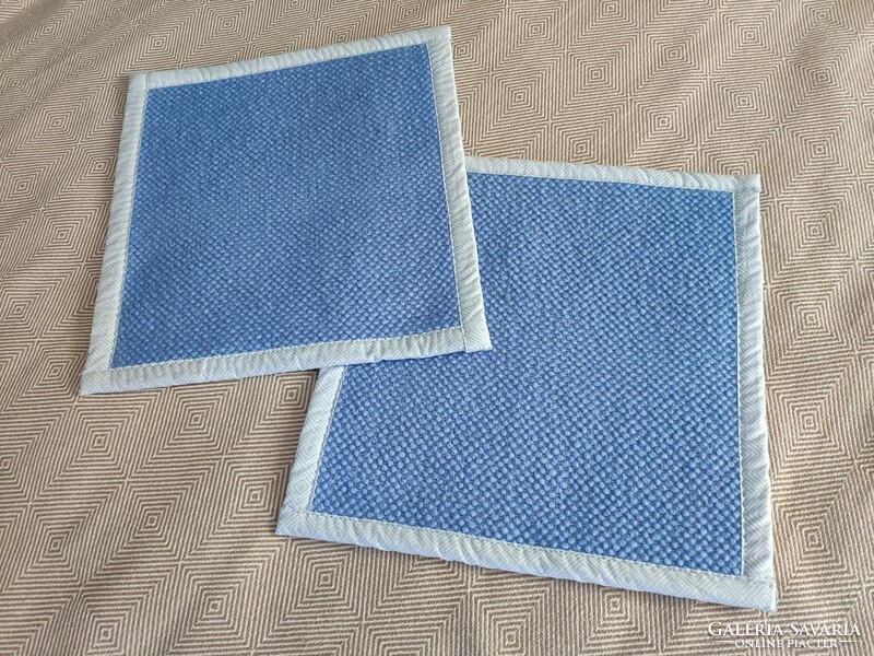 'Sit-blue', 'red-seat' and 'loose-sit' hand-woven felt-effect chair cushions