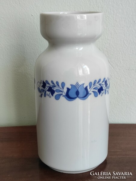 Cylindrical plain porcelain vase painted with blue matyó flower embroidery pattern belt