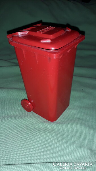 Retro plastic figural desk pen, iron holder trash can 12 cm as shown in the pictures