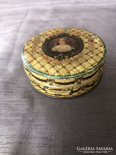 Marquise de Sévigné Csokoládé doboz az 1900-as évek elejéről