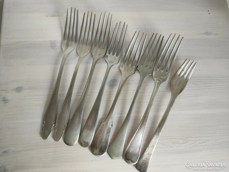 33 pieces of silver-plated alpaca cutlery left over from various antique sets