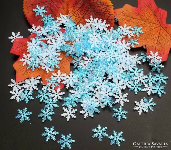 Pack of 20 turquoise snowflake decor