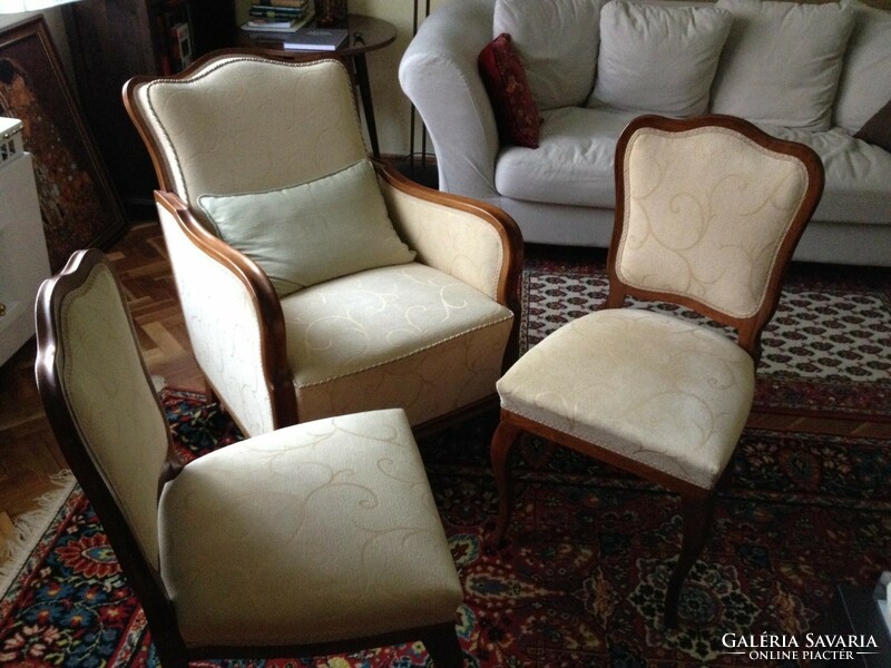 Vintage, neo-baroque armchairs and chairs for a country apartment, in excellent condition