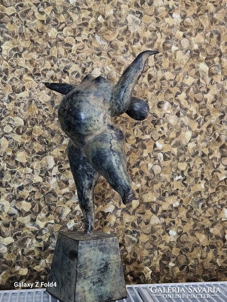 Édes dundi balerina bronz szobor