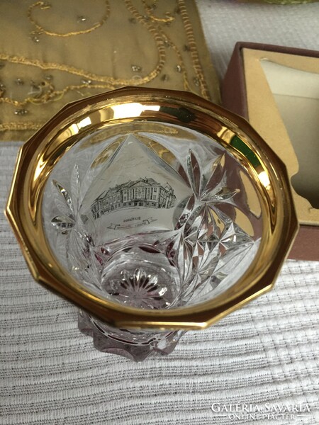 Beautiful carved, polished, richly gilded crystal glass commemorative glass in original box (m128)