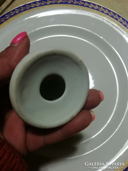 Porcelain salt shaker 12.