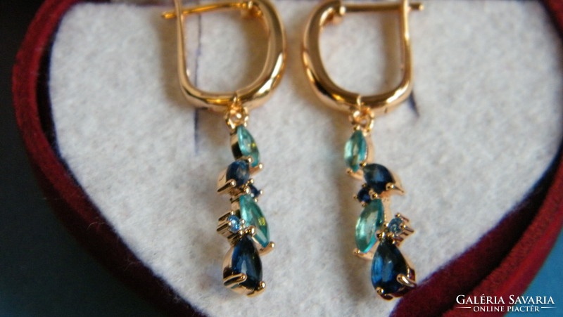 14 Arm gold-plated, wonderful earrings with synthetic sapphire stones