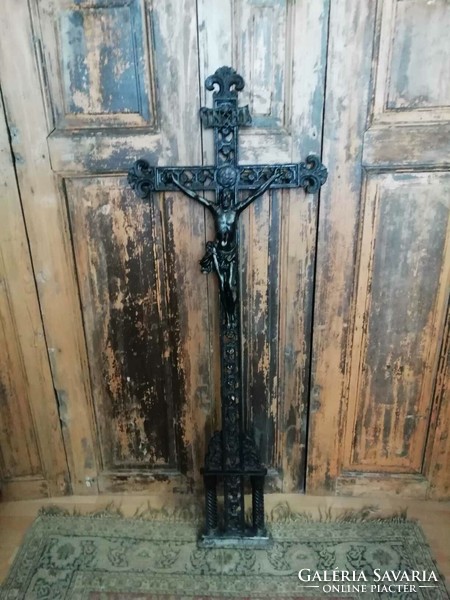 Cast iron cross, large crucifix from the end of the 19th century, beautiful decorative body and cross
