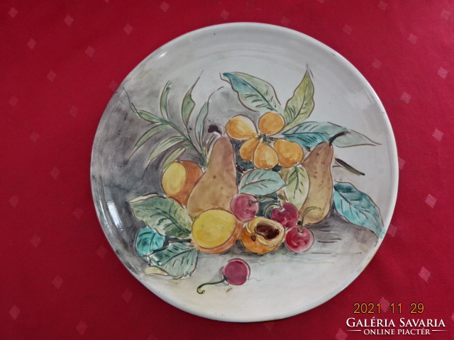Italian glazed ceramic bowl with fruit pattern, diameter 25.5 cm. He has!