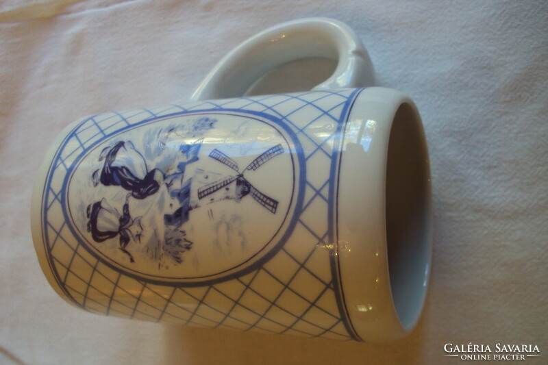Kék színű, holland figurális motívumos,alföldi porcelán sörös kupa.