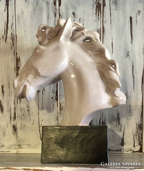 Kézműves fehér recsegő mázas  kerámia lófej - jelzett
