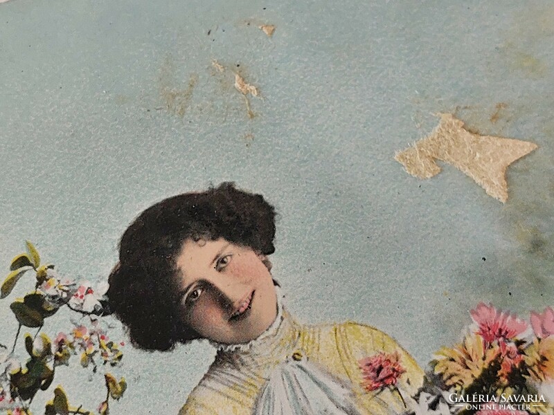 Régi képeslap fotó levelezőlap hölgy virágokkal 1911 április 1.