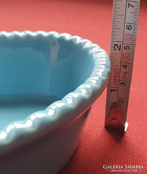Porcelán kerámia szív alakú kínáló tálka sütőforma asztalközép tányér tál
