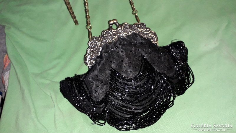 CSODASZÉP antik jellegű rézcsatos és szíjas fekete bársony súlytásos alkalmi váll /kézi táska