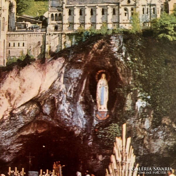Képeslap   Lourdes X. Szent Piusz bazilika helyi postabélyegzővel    1974