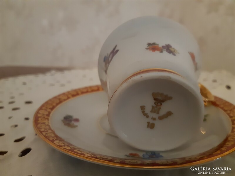 Very nice coffee set with gilded edges, 6 cups and 6 saucers