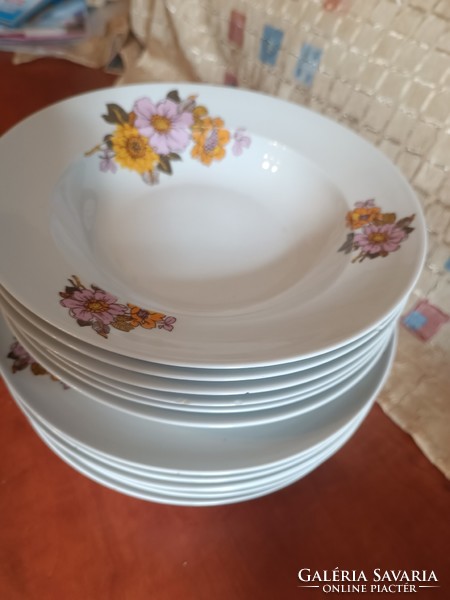 Plain flower plates