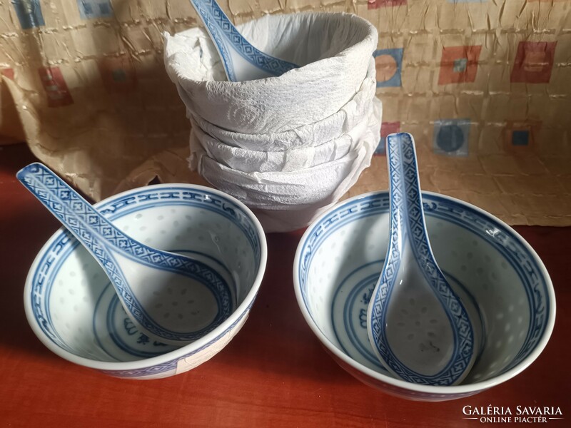 6 Chinese porcelain bowls