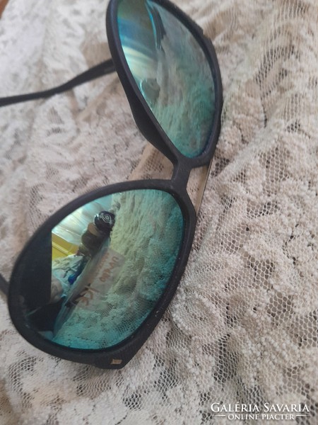 Uv Italian style sunglasses