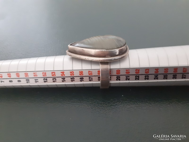 Ezüst gyűrű nagyméretű labradorit drágakővel. 11,51 gramm