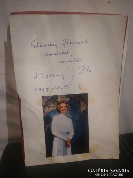 Autograph from the artist Zita Szeleczky, from a folder collecting signatures, photo on an A4 sheet.