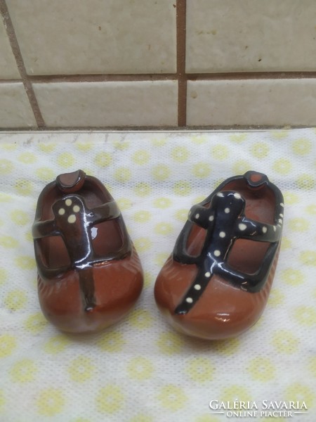 Retro, ceramic slippers, box shaped ashtray for sale! 2 pcs