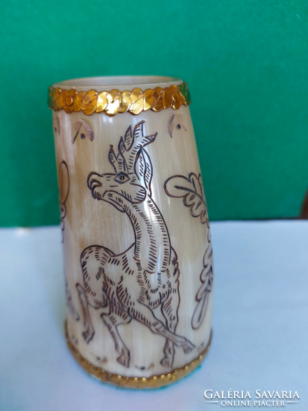 Table decoration with bone carving, deer