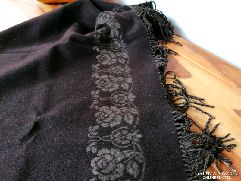 Antique Old Berliner Folk Shawl Giant Wool Shawl Folk Costume Wear Thick 230 Plus Fringe