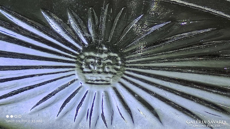 Antik öntött üveg kosár kínáló koronás jelzéssel