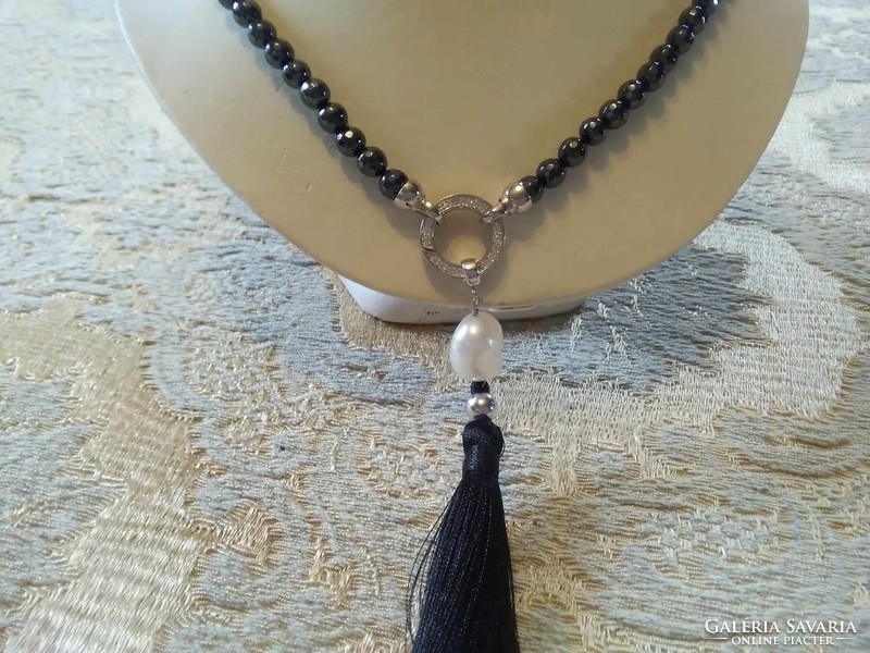 Unique onyx necklace