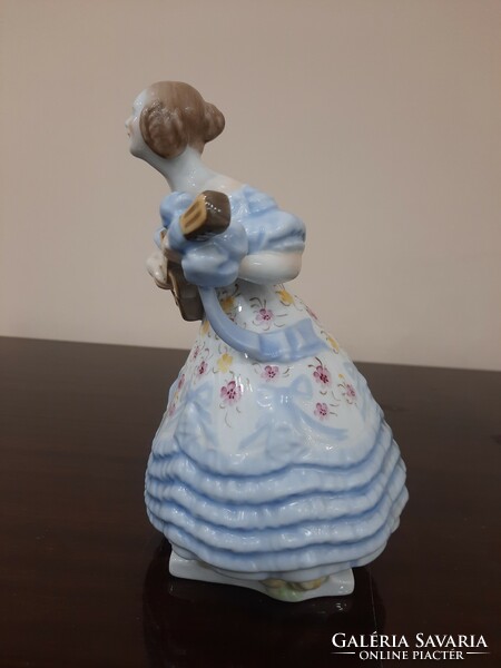 Herendi kék virágos ruhás Déryné porcelán figura