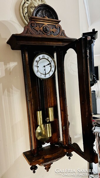 Quarter-stroke antique wall clock from around 1880