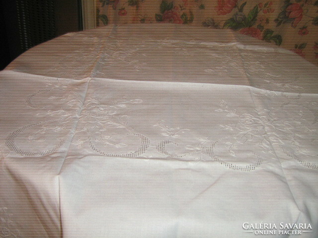 Beautiful vintage rose-embroidered Toledo white tablecloth